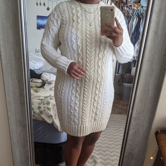 Uniqlo Dresses & Skirts - Cable Knit UNIQLO Sweater Dress